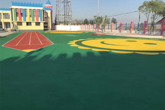 幼儿园场地