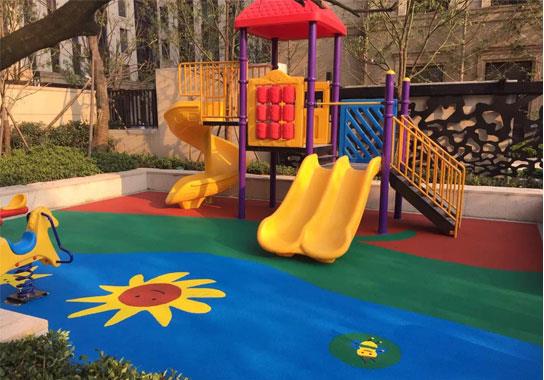 幼儿园场地